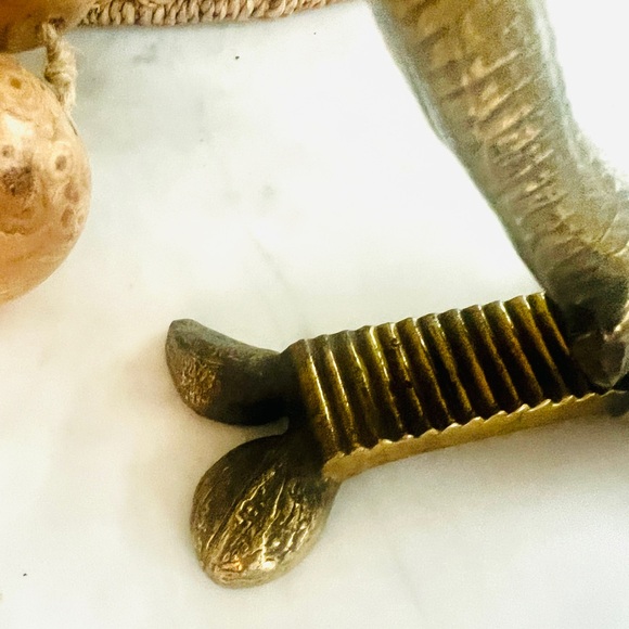 Vintage alligator crocodile nut cracker - Picture 2 of 5